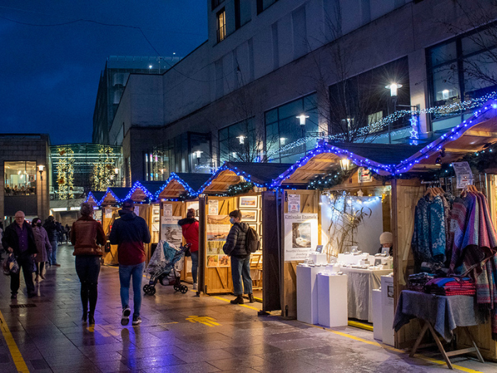 cardiff christmas market stalls